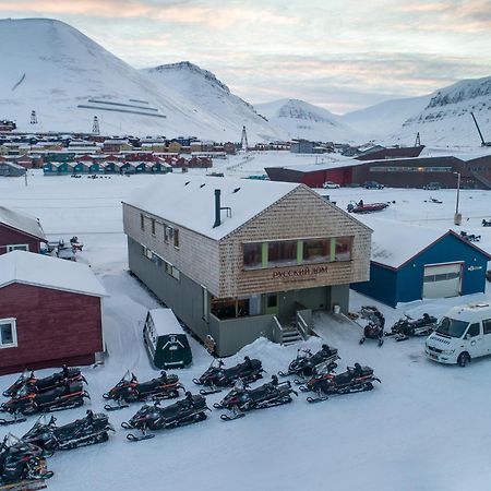 Russkiy Dom Longyearbyen Eksteriør billede